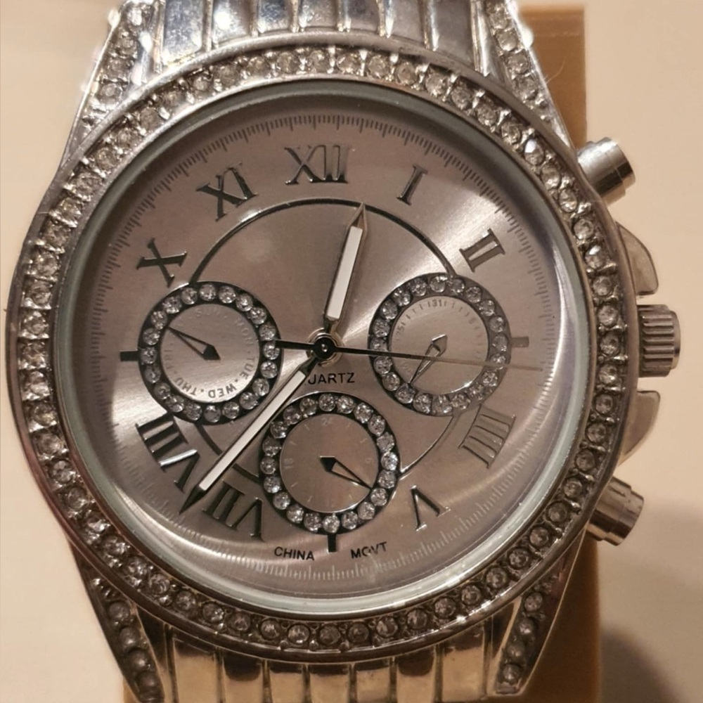 🦋10/$20🦋 LB Silver Rhinestone Women's Watch